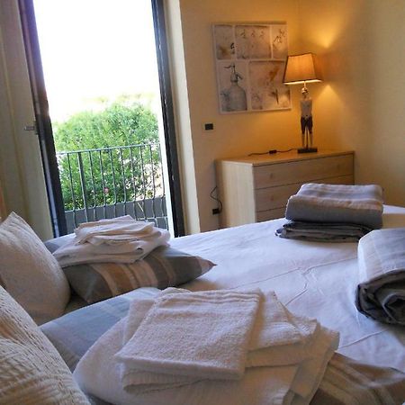 Garda Dreams Apartment Torri Del Benaco Esterno foto