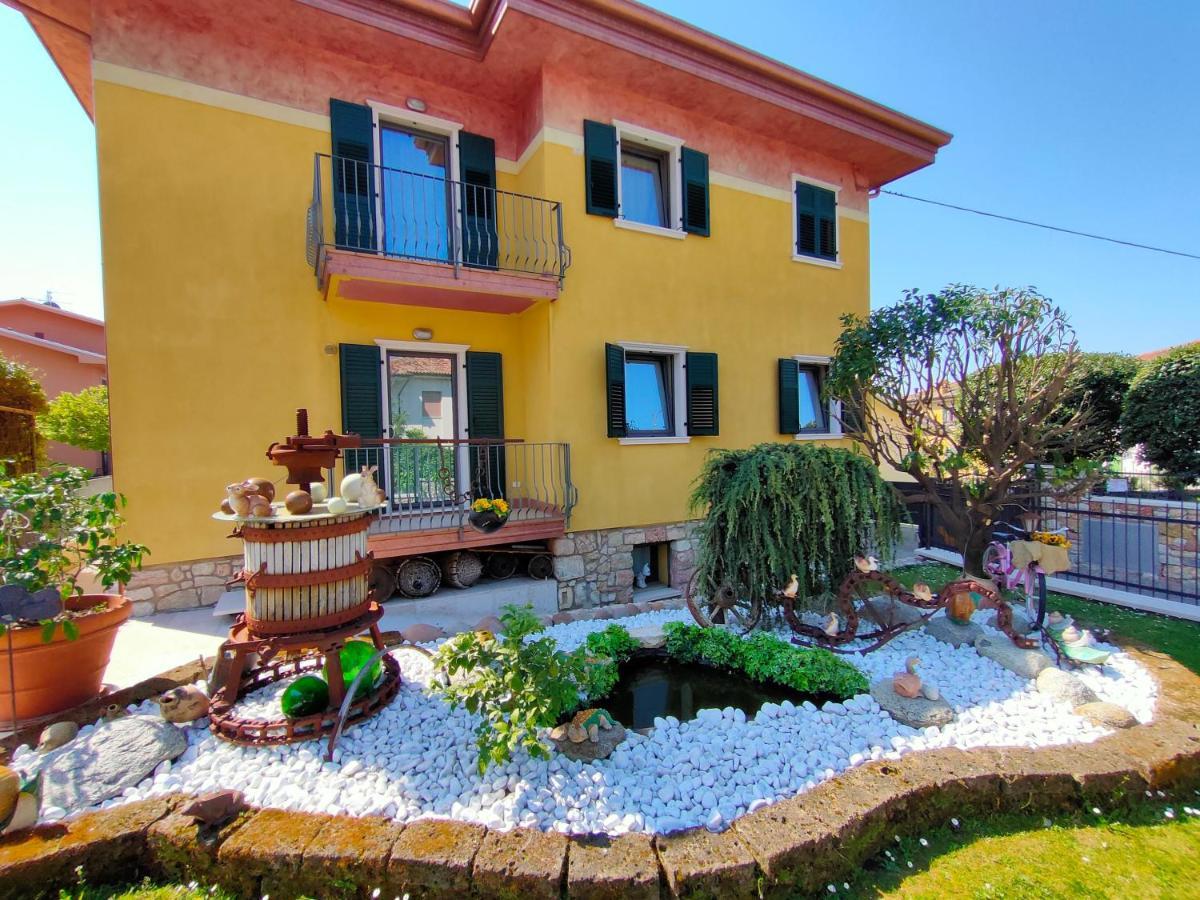 Garda Dreams Apartment Torri Del Benaco Esterno foto