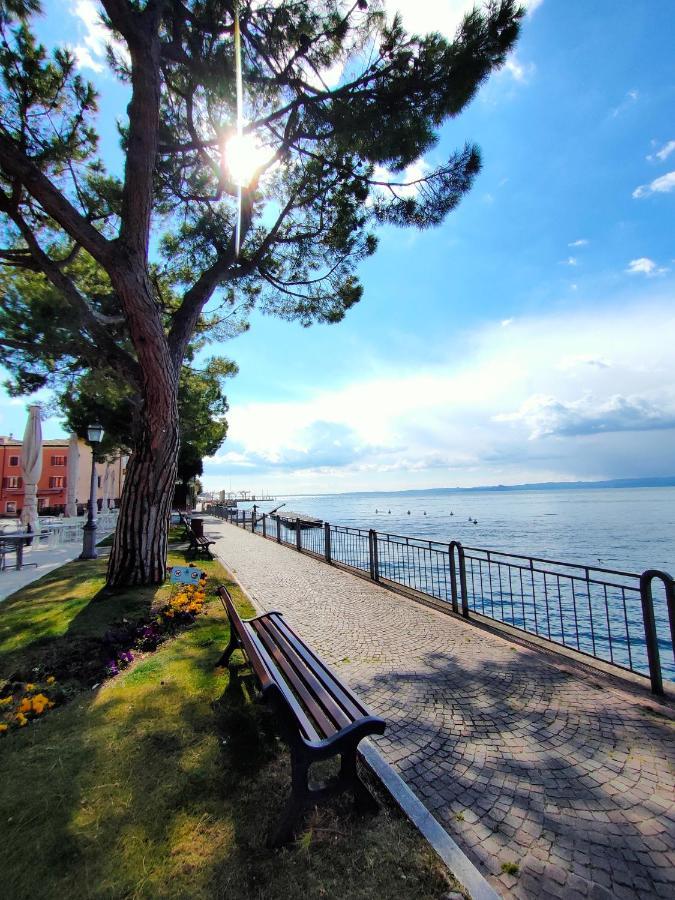 Garda Dreams Apartment Torri Del Benaco Esterno foto