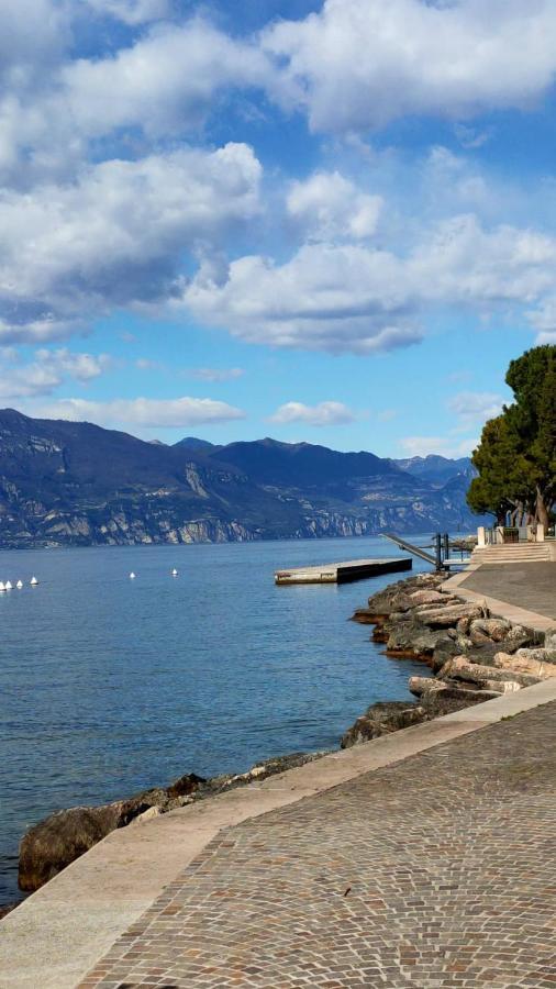 Garda Dreams Apartment Torri Del Benaco Esterno foto