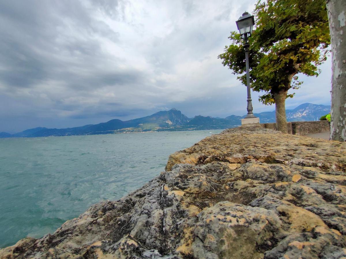 Garda Dreams Apartment Torri Del Benaco Esterno foto