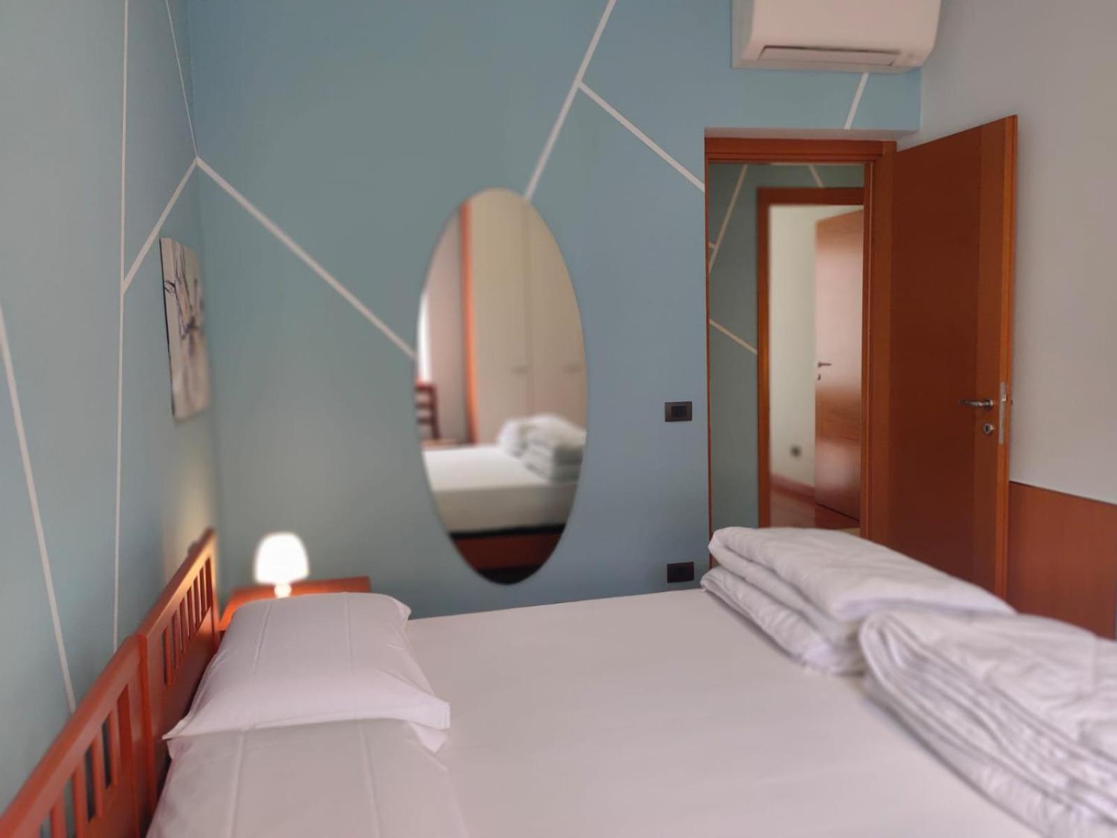 Garda Dreams Apartment Torri Del Benaco Esterno foto