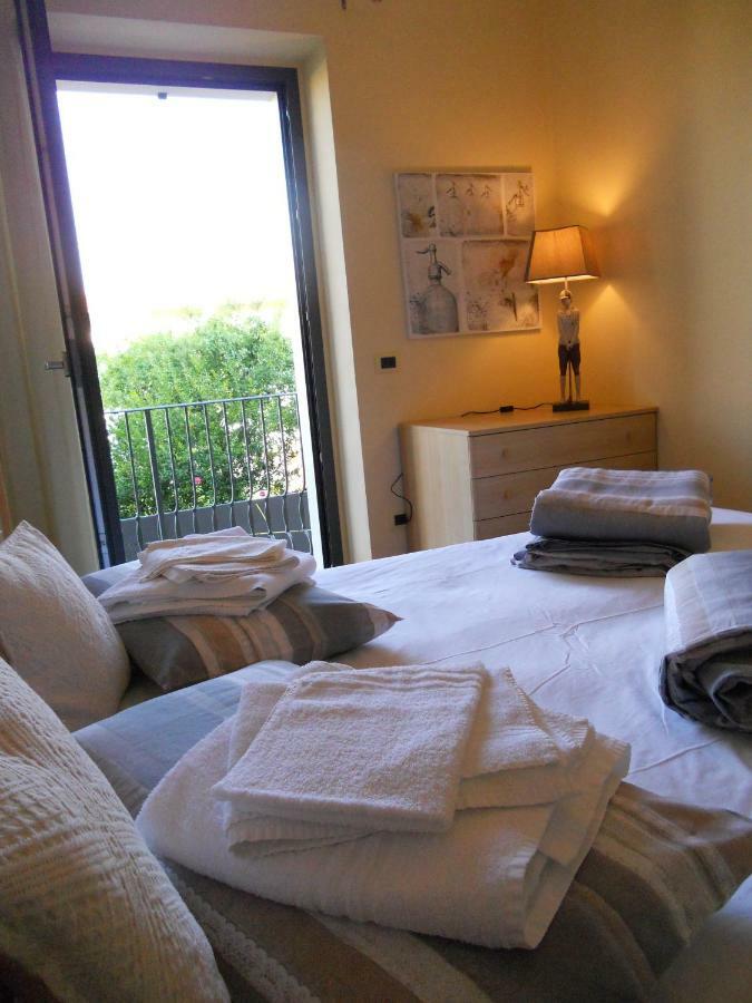 Garda Dreams Apartment Torri Del Benaco Esterno foto
